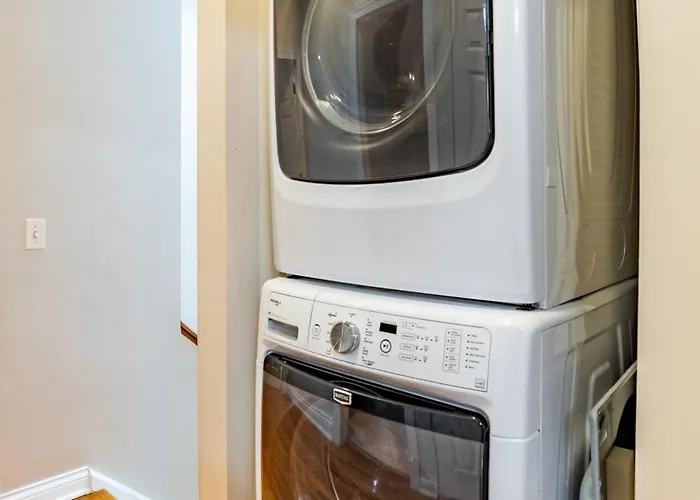 Windy Getaway - 3br 2ba Townhouse