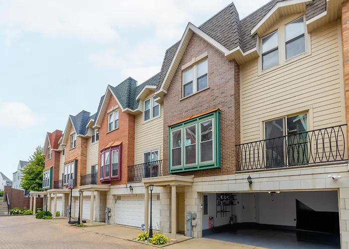 Ferienhaus Windy Getaway - 3br 2ba Townhouse Chicago